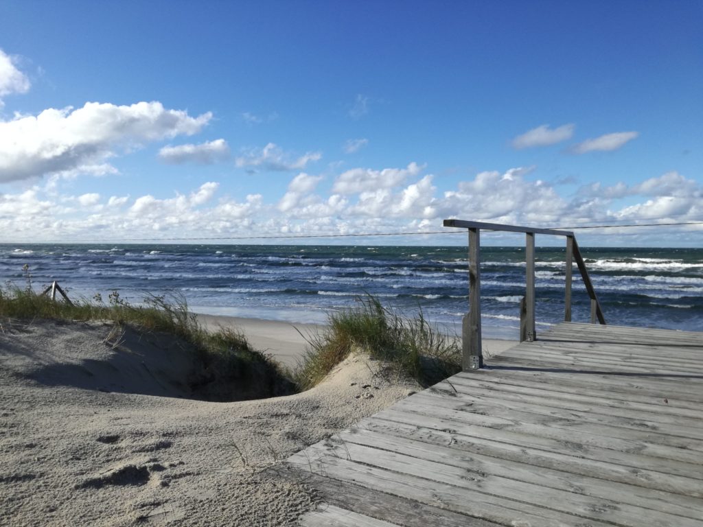 La mer baltique et la plage de Klaipėda en Lituanie