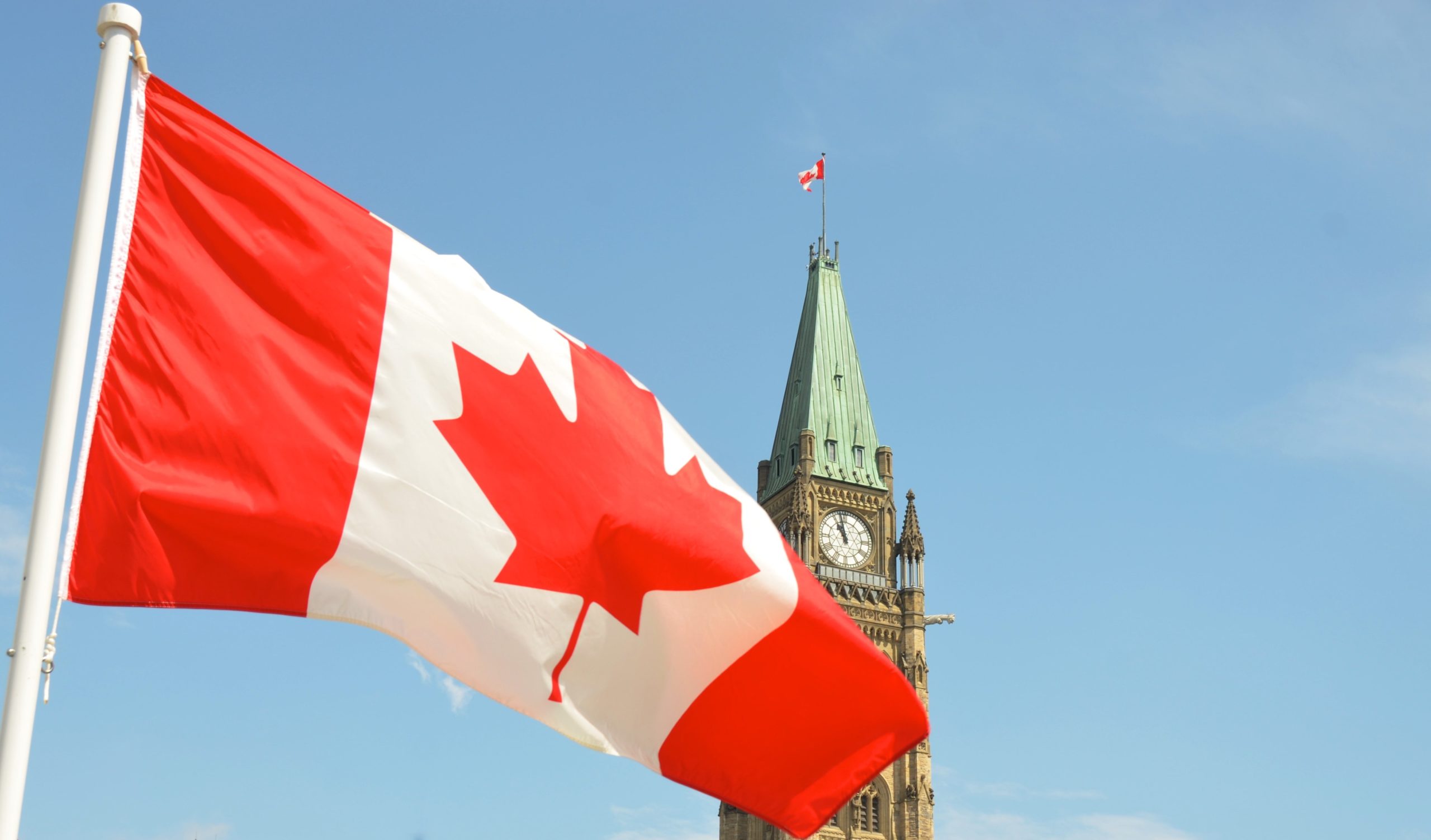 Voyager au Canada - Ottawa et le drapeau canadien