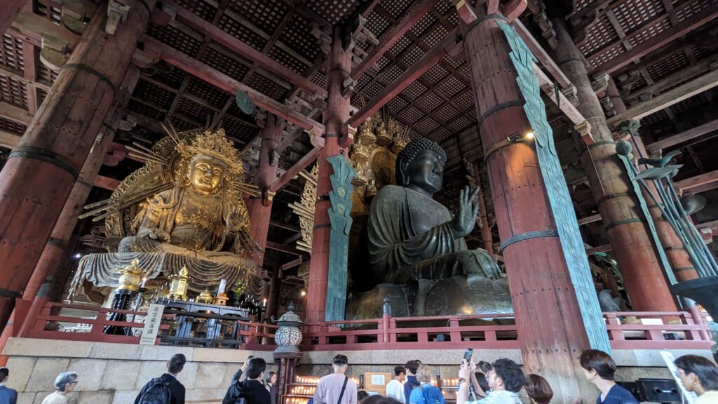 Le temple Tōdai-ji à Nara et sa grande statue de Bouddha - Japon